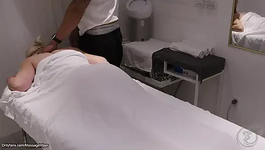 Client Switches Roles and Turns into the Masseuse!