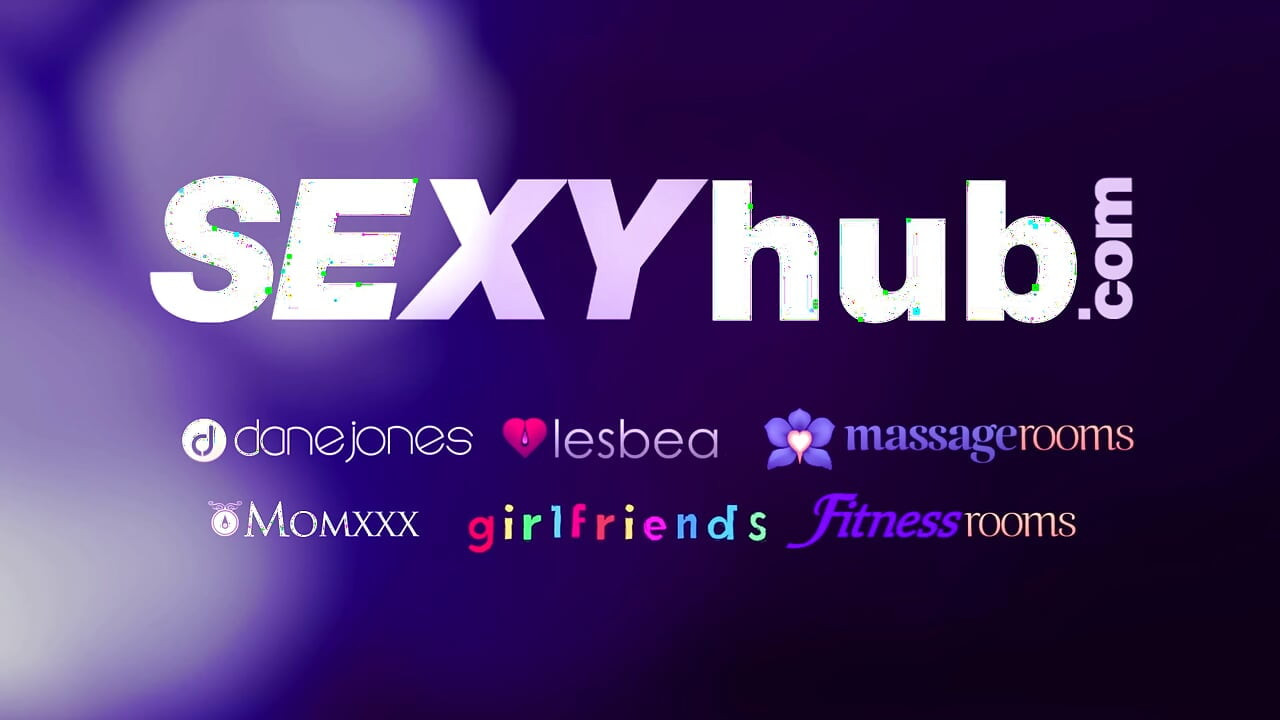 Lesbea escuchando corrida a la compañera de cuarto la hizo tan mojada Como asandra dewy y oliva sparkle romántico lesbiana 69 y tijera