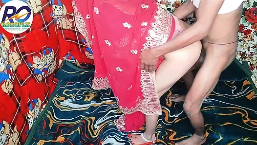 Seks dengan adik tiri ibu tiri, mengangkat kain sari merah dan diam-diam pergi ke desa untuk pernikahan dengan saudara tiri