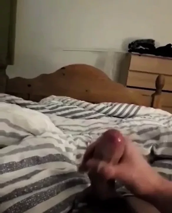 HUGE DICK HUGE CUMSHOT
