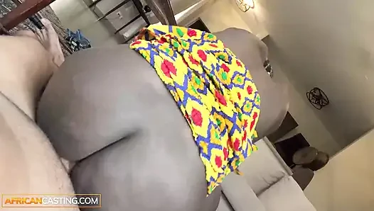 Cewek semok kulit hitam ini dientot habis-habisan sampai dicrot di muka - pov