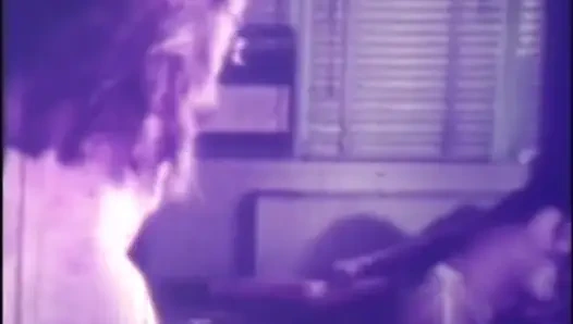 Ateşli üçlü grup dayak