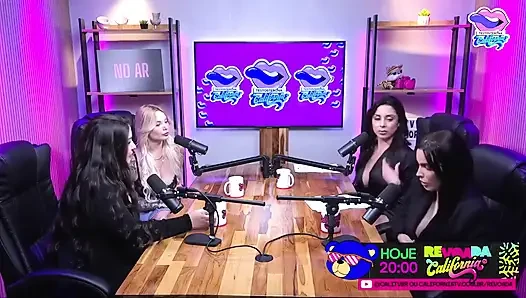 Hot Podcast bareng gi genesini dan flora favaretto