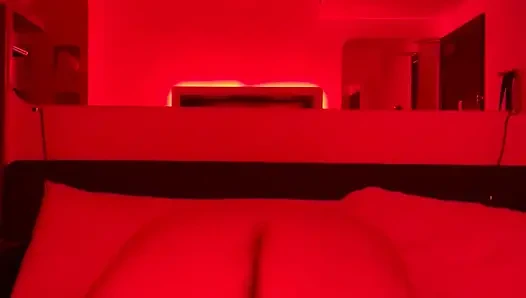 İri güzel kadın dildoya biniyor