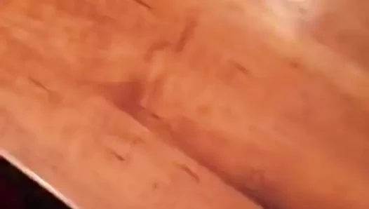 benim horoz okşayarak. büyük cumshot.