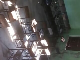 Bilik kelas sekolah M Land Khada Karke Muthi Mardi M Muthi