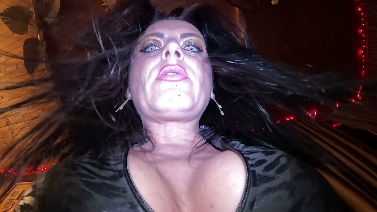 Vampir joi dominan - gooning whispers, spit & obedience