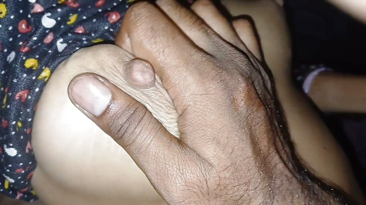 Anus mai finger dali moot diya
