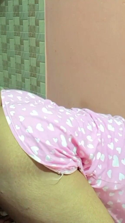 Thick girlfriend's ass is very thick so it is very good to do in the doggy style. | Clip 1