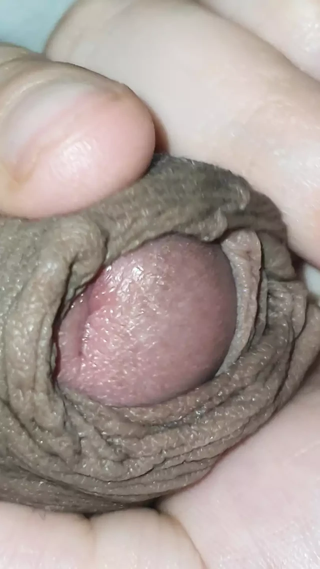 Step son recives the best 5 minutes of handjob from step mom