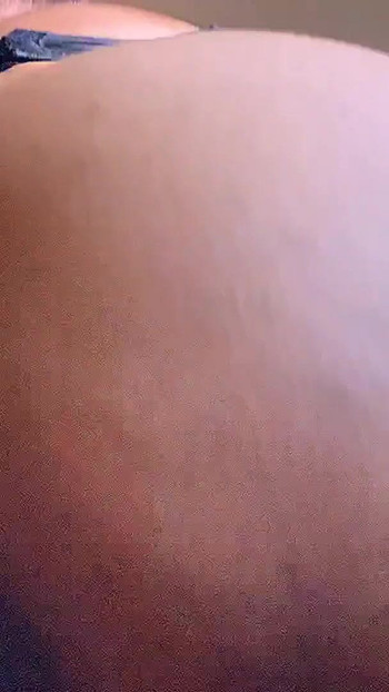 “我的继母吮吸大黑并骑乘它”的标志性时刻