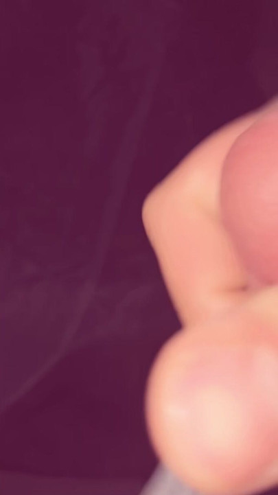 شاب 18 سنة يلعب بقضيبه