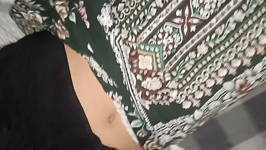 Mene meri soteli bahan ko pel diya