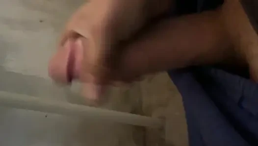 Tuvalette azgındım, internette çok boşalmak zorunda kaldım... GusttaGGoficial