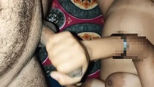 Pasangan yang baru nikah di kamar hotel, seks pertama kali sama istri