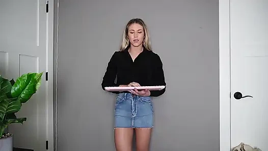 Malu bugil di depan teman sekelasku