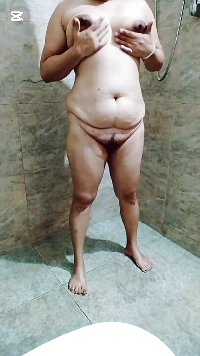 Banyo gösterisi rol yapma