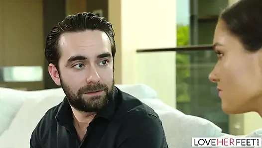 Sapık genç zoe bloom tarafından ıslak sakso ve ayak emiyor