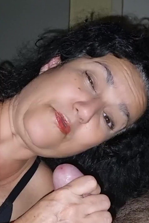 Evli Karina ile Cuckold'a Bir Ödül Yapıyor
