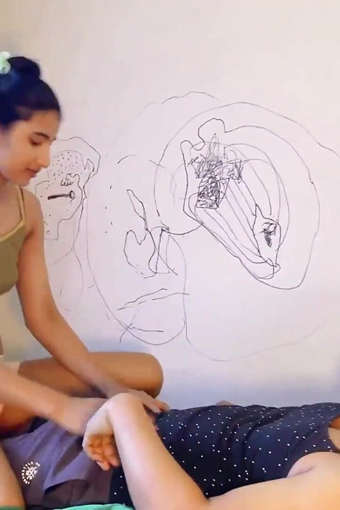 Kız kardeşler köylü erkek arkadaşıyla romantizm yaşayan ütopik sekskapadleri