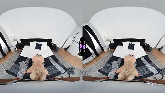 Azgın sarışın dizüstü bilgisayarını düzelttikten sonra yarağına biniyor - tmwvrnet