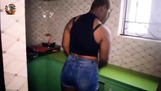 Memek cewek sange ini dientot habis-habisan sampai muncrat di dapur