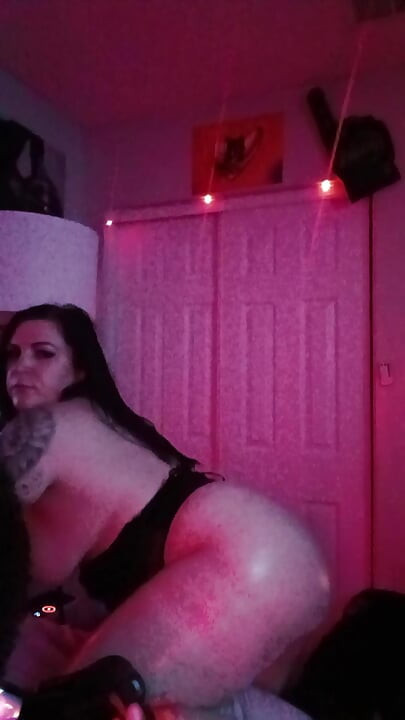 Baby Oil All Over My Curvy Tatted Body