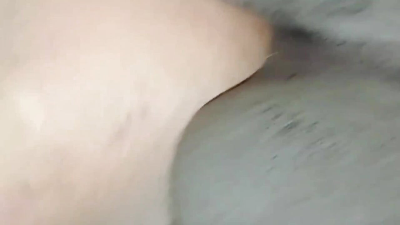 Cumnatul indian desi face o indiancă bhabi sexy și sexy cu penetrare multip (penetrare dublă) le facial