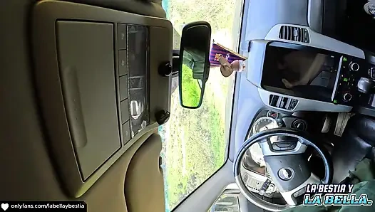 Mein freund liebt meine füße und ich mache ihn zu einem schönen handjob mit meinen Füßen und ich drehe meine nasse muschi auf ihn ho