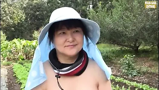 Pelarian pedesaan di mana wanita dewasa yang bersemangat bebas menerima kebebasan dewasa udara terbuka -adegan.3