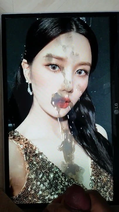 IZONE Eunbi cum tribute