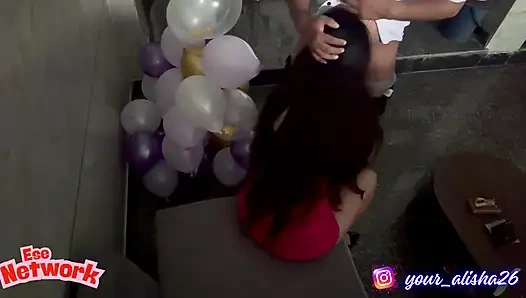 Geburtstags-promi mit süßem fick von ihrem freund