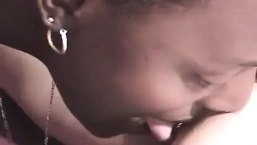 Tonton Sesi Lesbian Klasik Antar Ras Ini