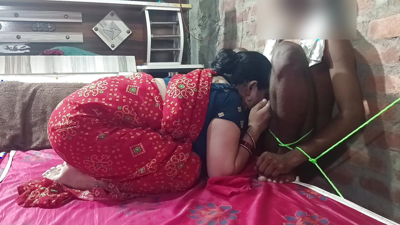 Sister-in-law tied up and fucked her own brother-in-law and masterbated in the room itself.