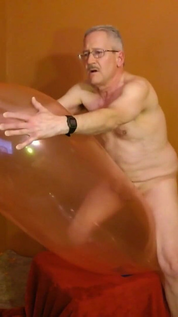 Powerful moment from "Balloonbanger 67) GL500 Balloon Hump w 32" Long Neck Balloon Blast Intro"