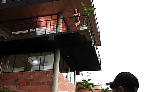 Permainan panas dengan saudara tiri saya lepas kendali dan saya akhirnya menidurinya