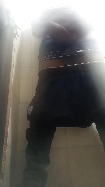 Indická desi panenka sání kundičky s líbáním prsou