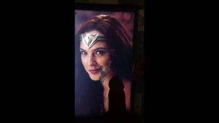 Gal Gadot em homenagem a porra quente!!