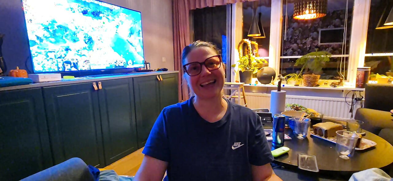 J’ai dû arrêter ses devoirs et la baiser par derrière