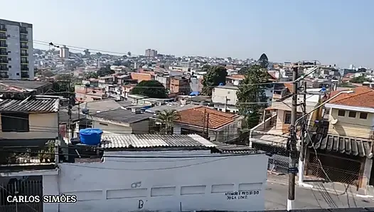 Aku memberikan pantat kecilku kepada seorang teman hari ini.