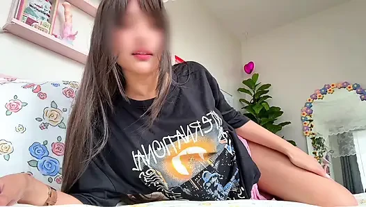 Menikmati mainan 8 inci-ku