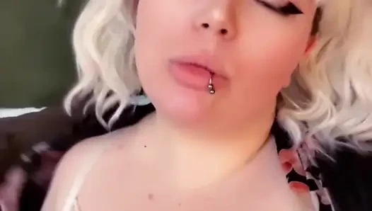 Yeni üvey annenle sevişmeden duramıyorum