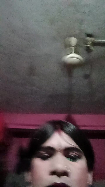 Madhuri Bhabhi crasdreshing αγόρι