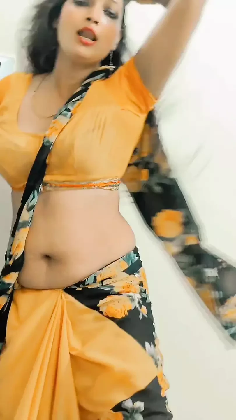 🥵Kannada india - tren caliente india nabour chica chupando polla tan bien y semen caliente en la boca