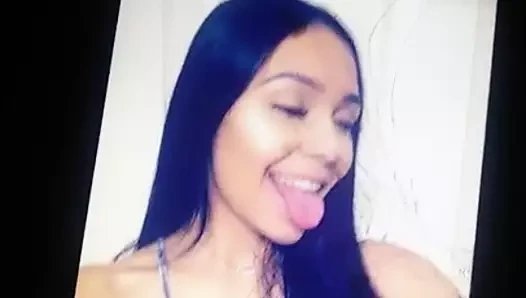 Orta yaşlı seksi kadın boşalıyor