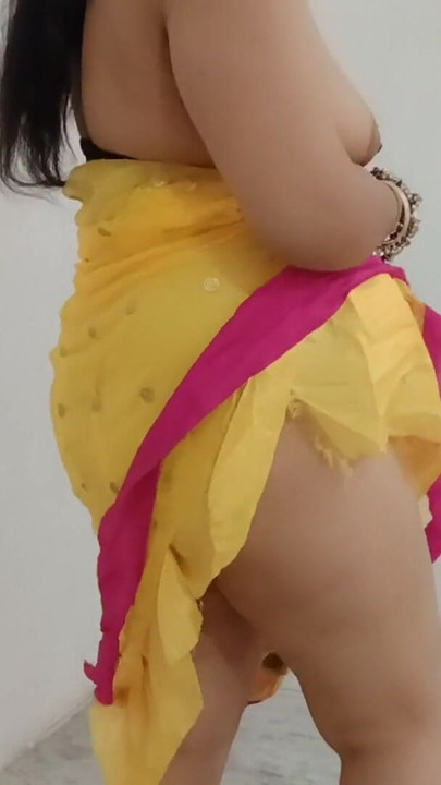 Kapde paad deya, punjabi nude stepmom, show her pussy and chuchi | Clip 1