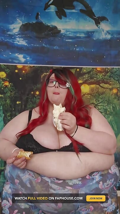 The Cat Who Got the Cream - Sexual Cream Licking