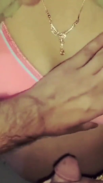 Zapanjujući trenutak iz "Hot bhabhi ki chudai"
