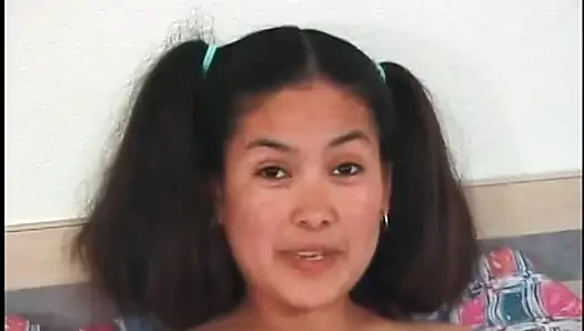 Asian teen is fucked in the hotel room