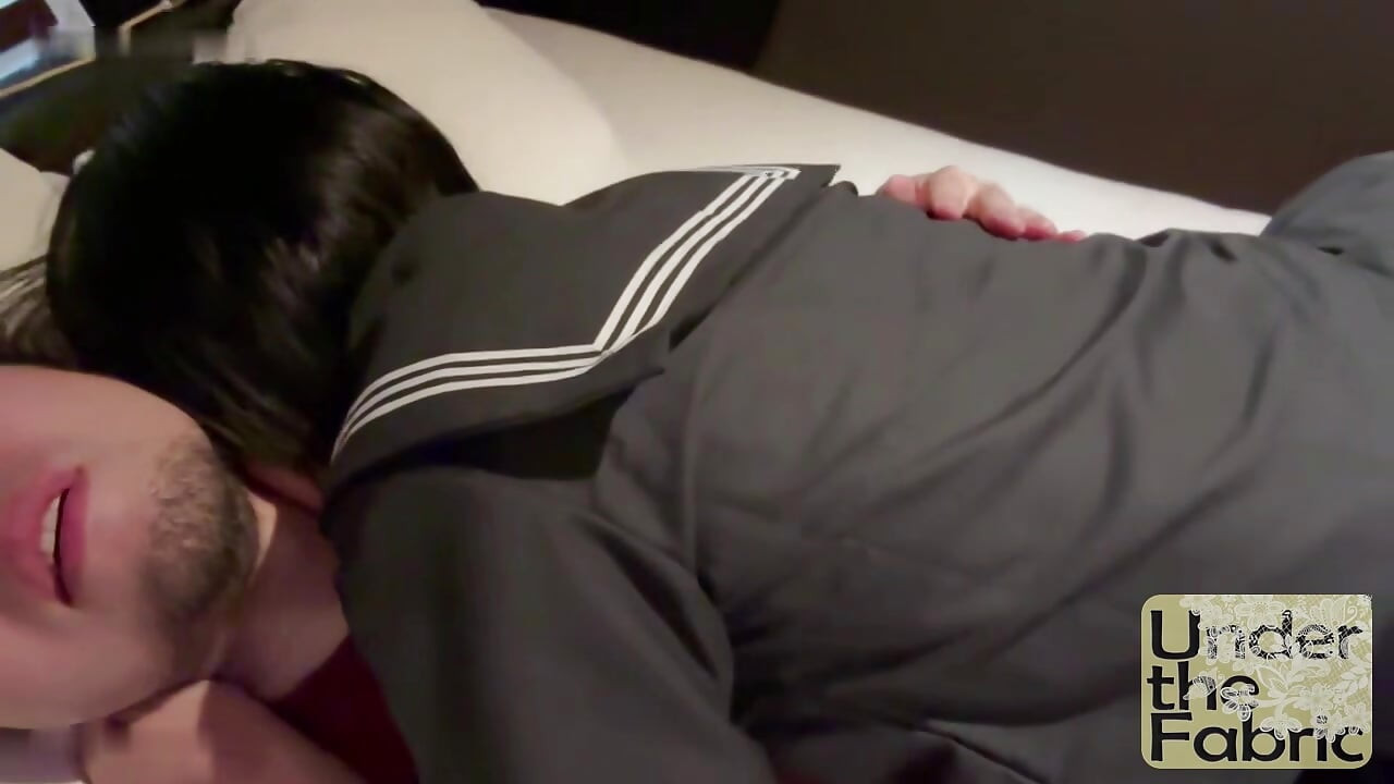 安靜的眼鏡女人被騙，因為圖像視頻變成了內射POV